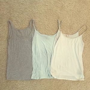 3 Gap tank tops